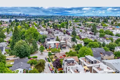 8811 Interlake Avenue N #A, Seattle, WA 98103 - Photo 22