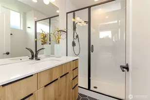 8811 Interlake Ave N, Seattle, WA 98103 - Photo 16