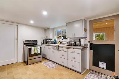 1208 N 10th Street #A, Tacoma, WA 98403 - Photo 4