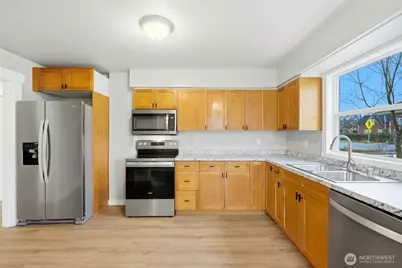 1524 2nd Street, Marysville, WA 98270 - Photo 2