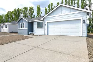 609 N Oak St, Tieton, WA 98947 - Photo 2