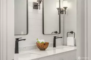 9280 NE Lovgreen Rd, Bainbridge Island, WA 98110 - Photo 18