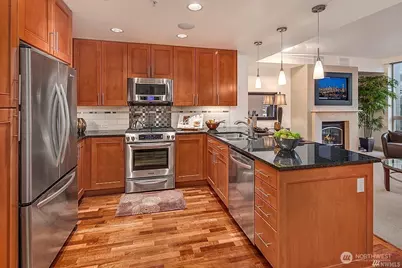 10650 NE 9th Place #821, Bellevue, WA 98004 - Photo 8