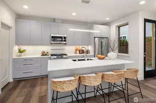 639 18th Ave W, Kirkland, WA 98033 - Photo 8