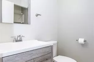 4231 NE 5th St, Renton, WA 98059 - Photo 6