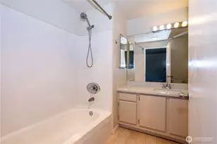 4231 NE 5th St, Renton, WA 98059 - Photo 20