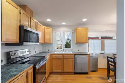 12049 32nd Avenue NE #C, Seattle, WA 98125 - Photo 16