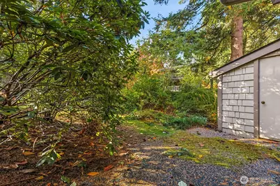 13730 15th Avenue NE #E102, Seattle, WA 98125 - Photo 20