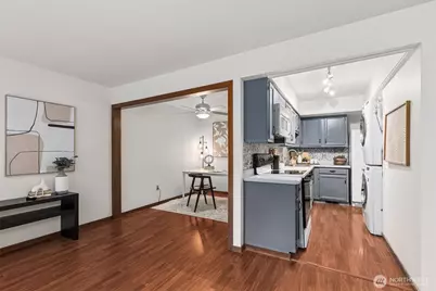 13730 15th Avenue NE #E102, Seattle, WA 98125 - Photo 4