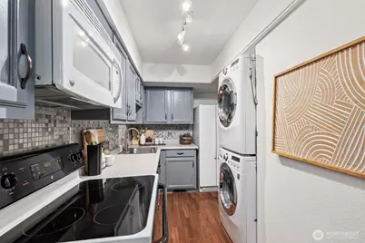 13730 15th Avenue NE #E102, Seattle, WA 98125 - Photo 6