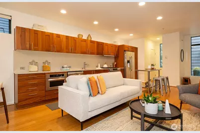 1810 11th Avenue #A, Seattle, WA 98122 - Photo 2