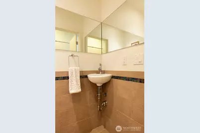 1810 11th Avenue #A, Seattle, WA 98122 - Photo 14
