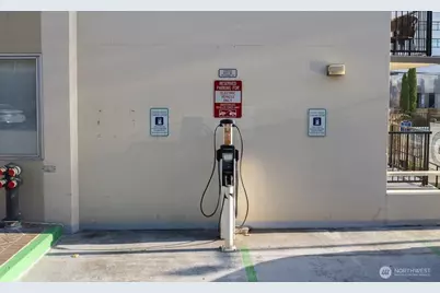 4540 8th Avenue NE #1605, Seattle, WA 98105 - Photo 30