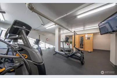 4540 8th Avenue NE #1605, Seattle, WA 98105 - Photo 18