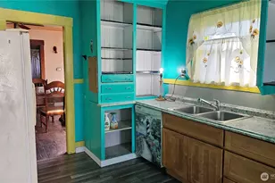 423 S 34th St, Tacoma, WA 98418 - Photo 6