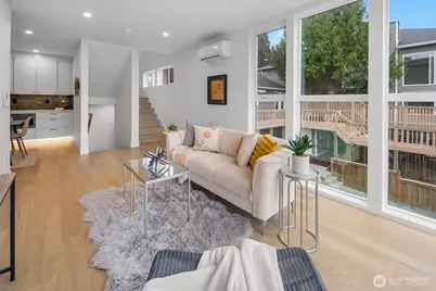 6012 A 35th Avenue NE, Seattle, WA 98115 - Photo 2