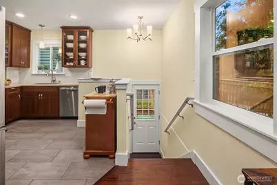 814 NW 75th Street, Seattle, WA 98117 - Photo 12