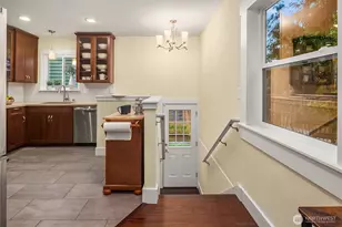 814 NW 75th St, Seattle, WA 98117 - Photo 12