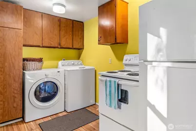 12051 Hiram Place NE, Seattle, WA 98125 - Photo 16