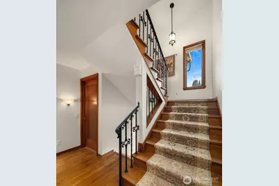 2256 W Viewmont Way W, Seattle, WA 98199 - Photo 22