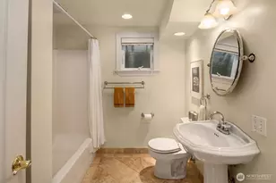 2256 W Viewmont Wy W, Seattle, WA 98199 - Photo 38