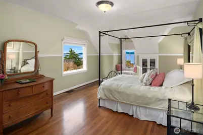 2256 W Viewmont Way W, Seattle, WA 98199 - Photo 30