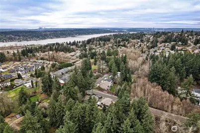 11821 SE 84th Street, Newcastle, WA 98056 - Photo 38