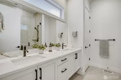 11821 SE 84th Street, Newcastle, WA 98056 - Photo 16