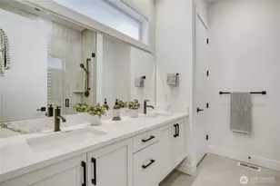 11821 SE 84th St, Newcastle, WA 98056 - Photo 16