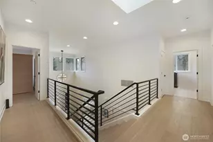 11821 SE 84th St, Newcastle, WA 98056 - Photo 16