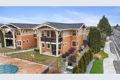 4395 Westshore Drive #102, Moses Lake, WA 98837 - Photo 1