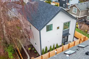 3436 33rd Ave W, Seattle, WA 98199 - Photo 2