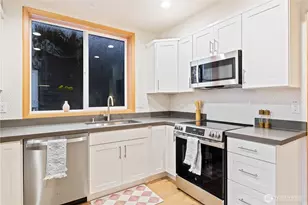 2844 22nd Ave W, Seattle, WA 98199 - Photo 8