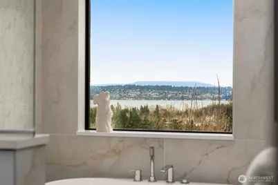 6038 50th Avenue NE #A, Seattle, WA 98115 - Photo 24