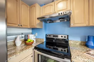 10020 18th Ave SW, Seattle, WA 98146 - Photo 8