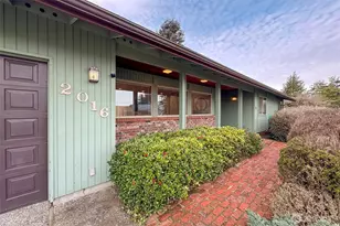 2016 W 4th St, Port Angeles, WA 98363 - Photo 4