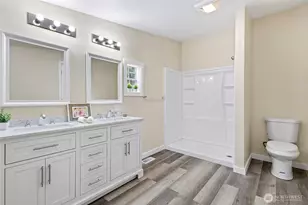 1320 N Oak Harbor St, Oak Harbor, WA 98277 - Photo 12