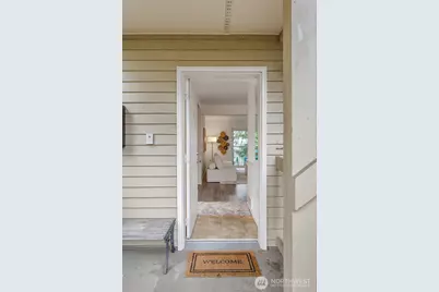 412 10th Street #B202, Kirkland, WA 98033 - Photo 2