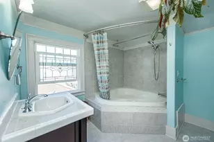 410 E Front St, Port Angeles, WA 98362 - Photo 30