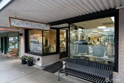 131 E Woodin Avenue, Chelan, WA 98816 - Photo 2