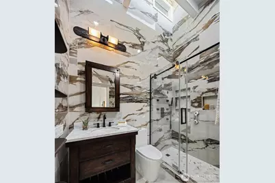 1400 Bellevue Way SE #4, Bellevue, WA 98004 - Photo 16