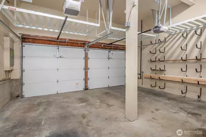 1400 Bellevue Way SE #4, Bellevue, WA 98004 - Photo 28