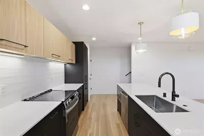 3646 Greenwood Avenue N #A, Seattle, WA 98103 - Photo 14