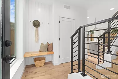 947 NW 61st Street, Seattle, WA 98107 - Photo 2