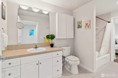 321 10th Avenue S #705, Seattle, WA 98104 - Photo 22