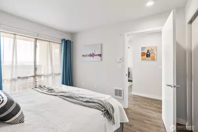 321 10th Avenue S #705, Seattle, WA 98104 - Photo 18