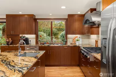 7445 86th Avenue SE, Mercer Island, WA 98040 - Photo 12