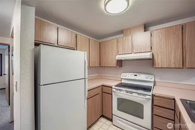 17419 119th Lane SE #E31, Renton, WA 98058 - Photo 8