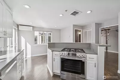 9215 Linden Avenue N, Seattle, WA 98103 - Photo 20