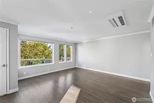 9215 Linden Ave N, Seattle, WA 98103 - Photo 12